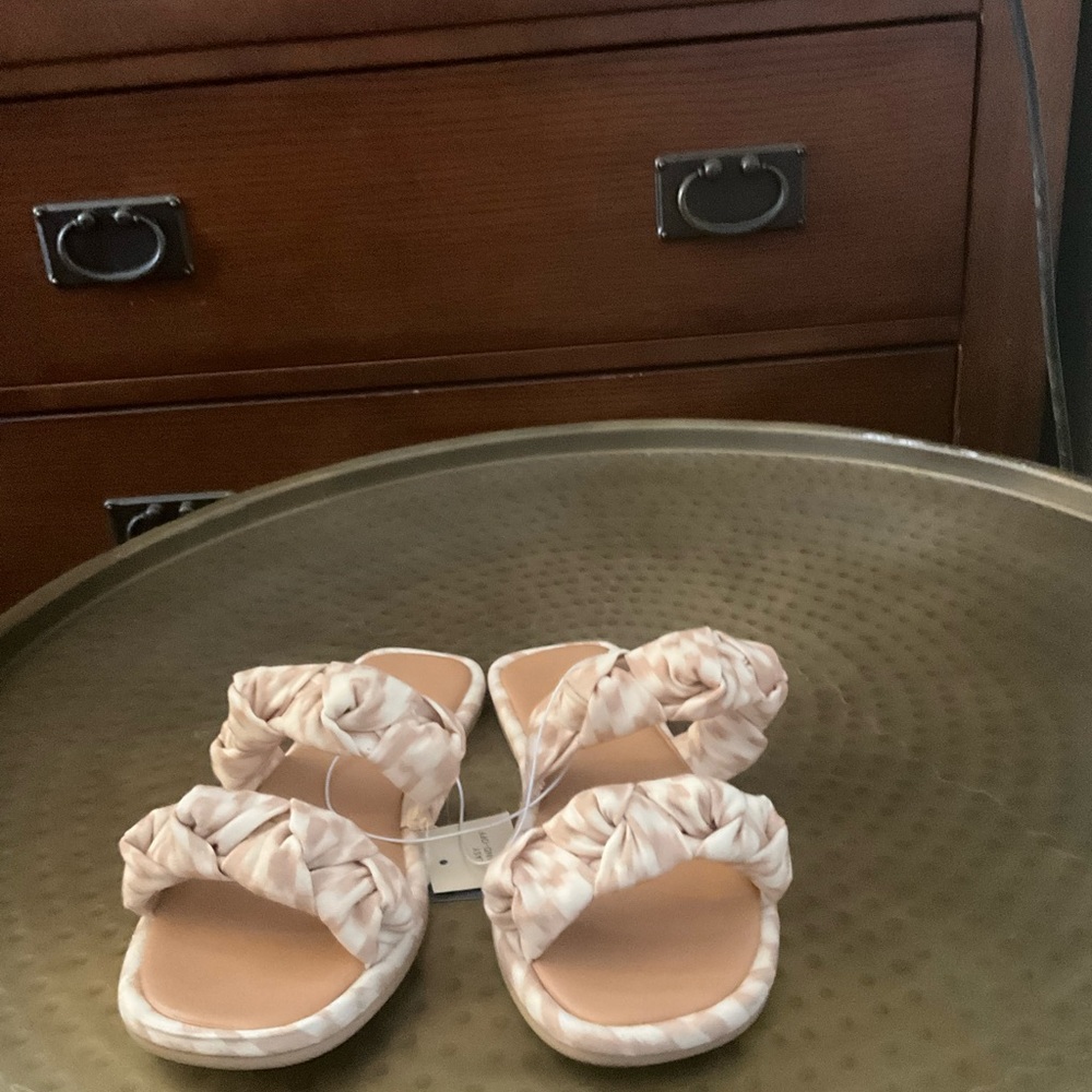 Universal Thread Knotted Sandals